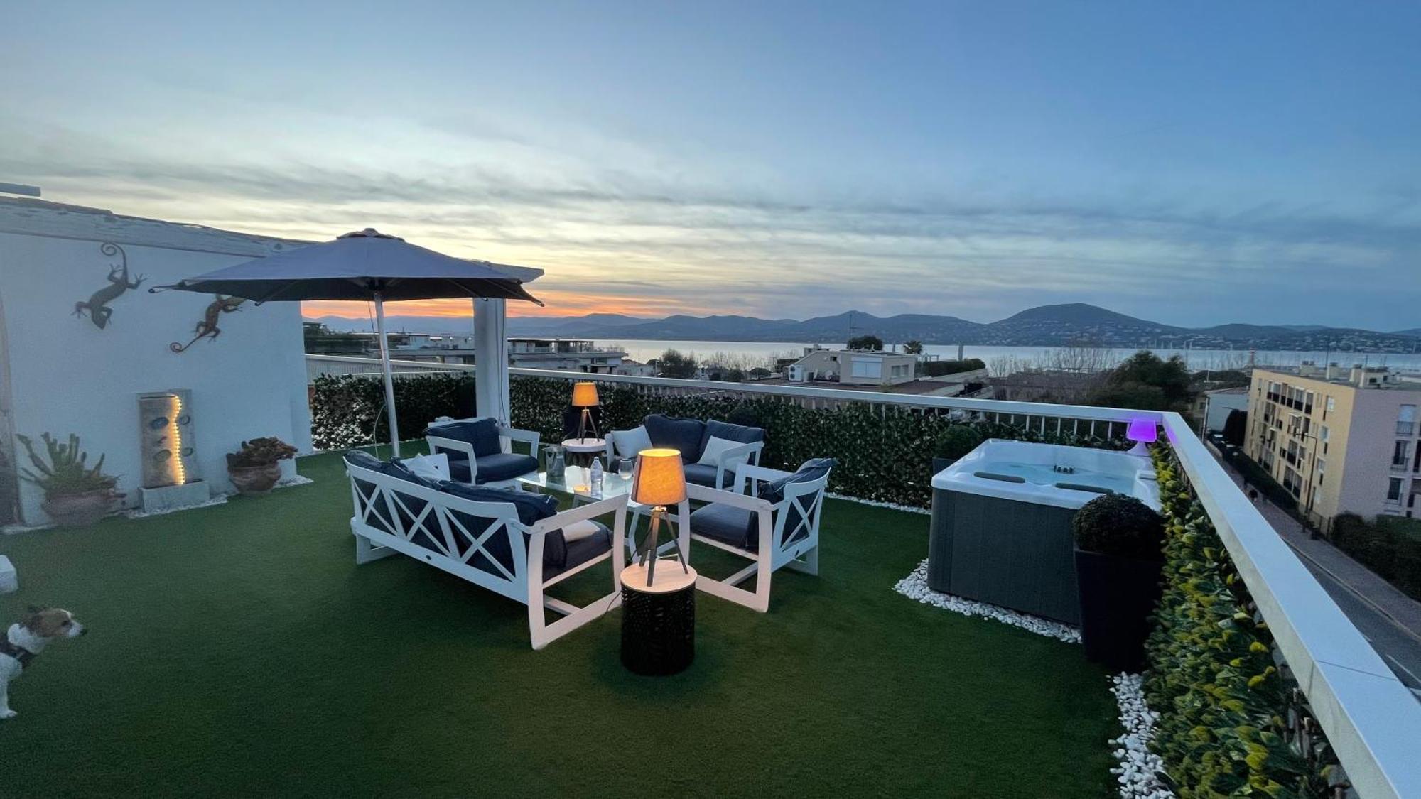 דירות Saint Tropez Sea View Penthouse מראה חיצוני תמונה
